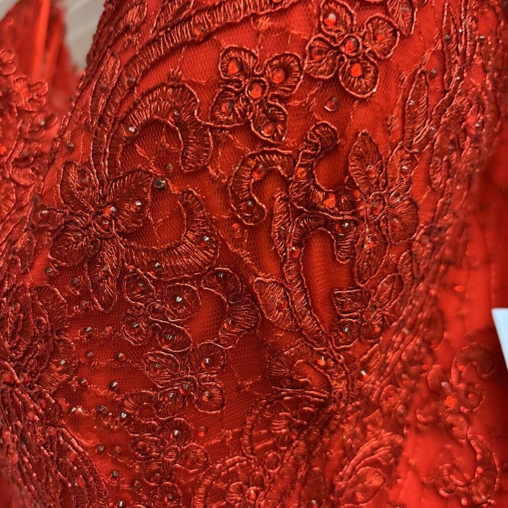NWT Red Beaded Satin Lace Off Shoulder Ball Gown. White By Soieblu. Formal. Sz L - Picture 9 of 15